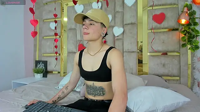 Snapshot of _Eternal_ chatting on 02-20-25, 05:23 Eternal online show from 02-20-25, 05:23