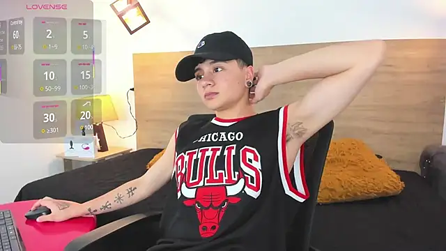 Snapshot of _Eternal_ chatting on 03-05-25, 05:07 Eternal online show from 03-05-25, 05:07