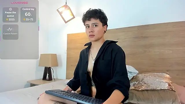 Snapshot of _Eternal_ chatting on 03-19-25, 04:03 Eternal online show from 03-19-25, 04:03