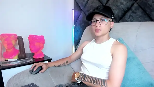 Snapshot of _Eternal_ chatting on 04-16-26, 08:42 Eternal online show from 04-16-26, 08:42