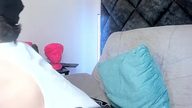 Snapshot of _Eternal_ chatting on 04-16-26, 09:39 Eternal online show from 04-16-26, 09:39