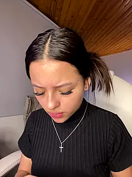 Sofia18 pinkk online show from 12-17-25, 11:11