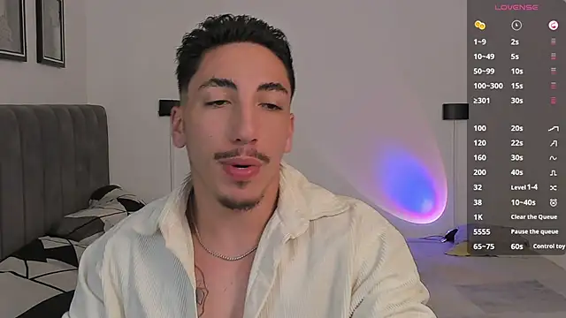 Snapshot of dylanspencer28 chatting on 02-08-25, 11:24 dylanspencer28 online show from 02-08-25, 11:24