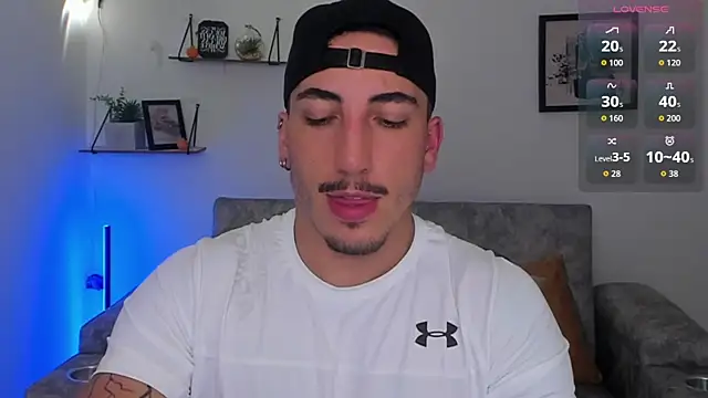 Snapshot of dylanspencer28 chatting on 10-25-25, 03:03 dylanspencer28 online show from 10-25-25, 03:03