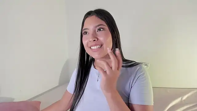 Snapshot of Sol_angel_ chatting on 03-06-25, 05:00 Sol angel online show from 03-06-25, 05:00