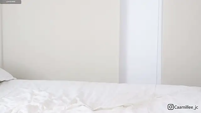 caamillee  online show from 01-08-26, 02:58