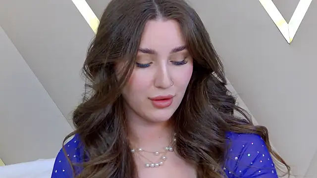 KiraBarlows online show from 03-08-25, 08:57