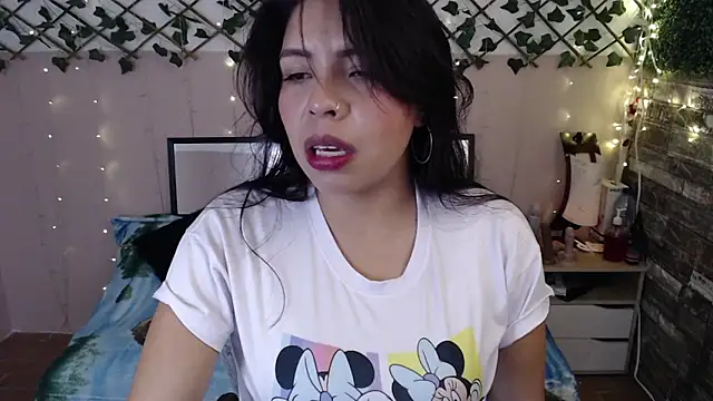 Snapshot of cute_bunny95 chatting on 03-17-25, 01:08 cute bunny95 online show from 03-17-25, 01:08