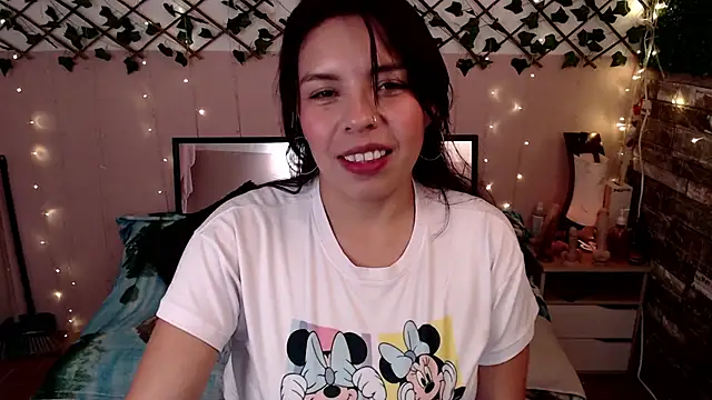 Snapshot of cute_bunny95 chatting on 03-17-25, 07:15 cute bunny95 online show from 03-17-25, 07:15