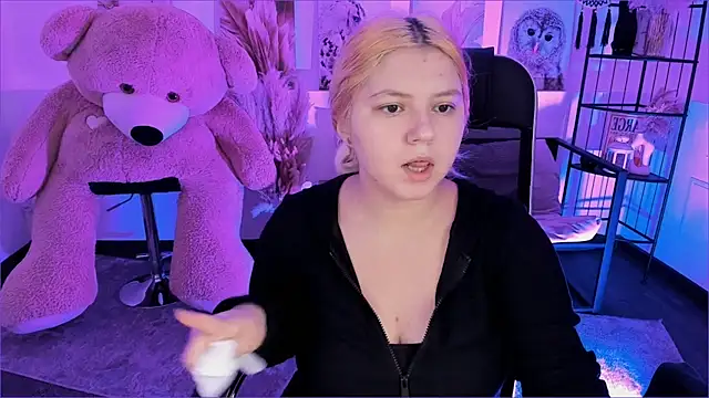 DiaAngell online show from 12-03-25, 10:19