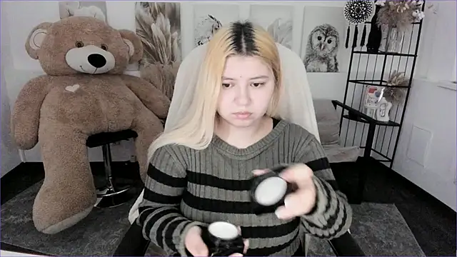 DiaAngell online show from 01-13-26, 07:30