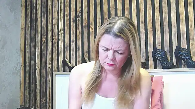 Kisi Lovi online show from 04-29-26, 03:43