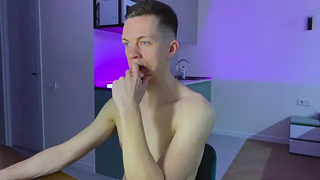 Snapshot of max_shy chatting on 03-19-25, 12:23 max shy online show from 03-19-25, 12:23