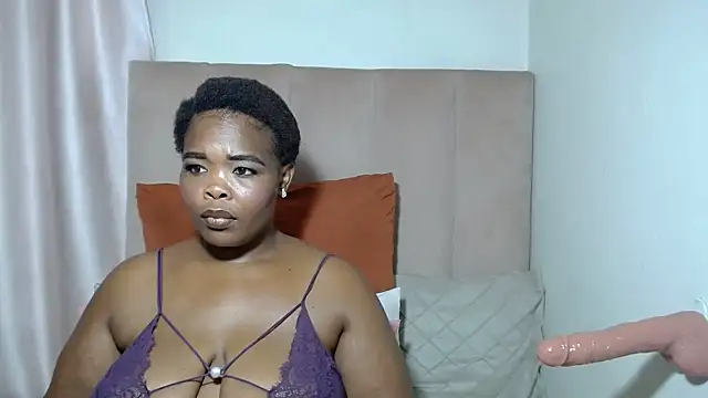 Hazel-nutt online show from 02-12-25, 07:35