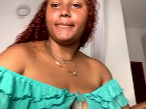 Snapshot of madell chatting on 05-16-26, 02:19 madell online show from 05-16-26, 02:19