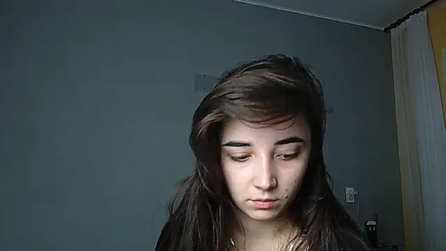 Eva Gloryy online show from 11-15-25, 01:07