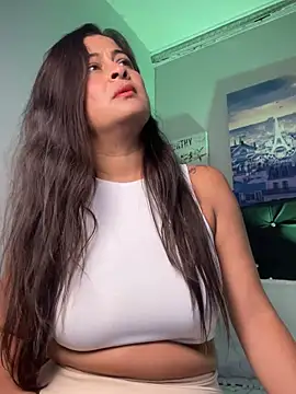 Lili  taylor online show from 03-04-25, 01:49