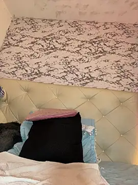 Lili  taylor online show from 10-04-25, 12:30