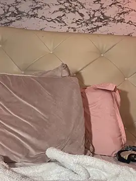 Lili  taylor online show from 04-05-26, 07:27