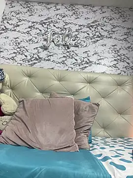 Lili  taylor online show from 04-26-26, 09:12