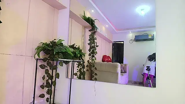 lorena medina online show from 02-15-25, 07:39