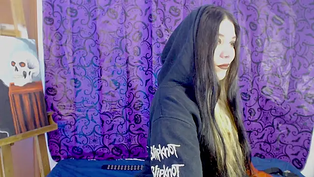 Snapshot of sharonnleon chatting on 10-24-25, 04:36 sharonnleon online show from 10-24-25, 04:36