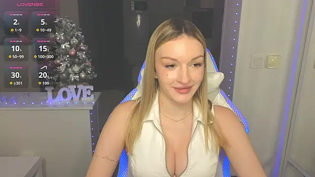 Snapshot of MargaretSweet1 chatting on 12-18-25, 01:33 MargaretSweet1 online show from 12-18-25, 01:33