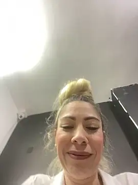 viktoria davis  online show from 03-15-25, 10:22