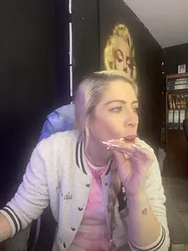 viktoria davis  online show from 11-11-25, 11:49