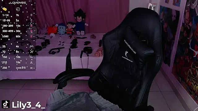 lily3 4 online show from 06-11-26, 07:28
