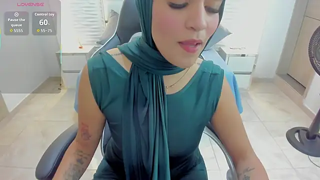 Zulema hamdi online show from 11-10-25, 07:02