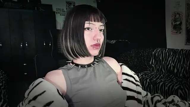 roxy toxic online show from 05-28-26, 01:36