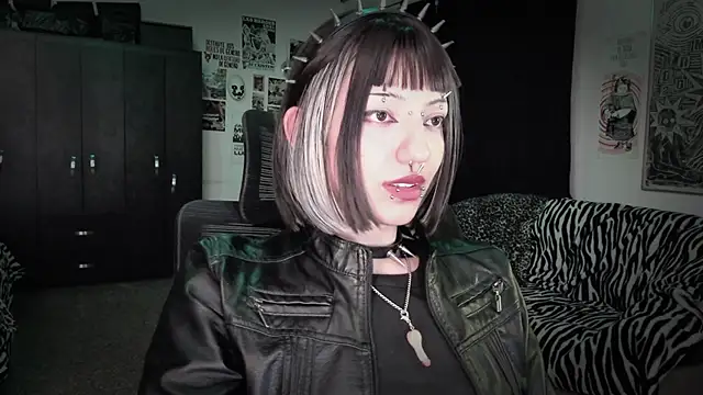 roxy toxic online show from 06-11-26, 02:00