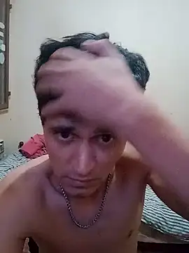 Snapshot of EstebanAkyLu chatting on 02-04-25, 04:15 EstebanAkyLu online show from 02-04-25, 04:15