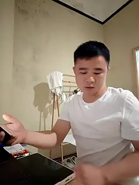 Snapshot of goodboyfcy chatting on 02-14-25, 01:56 goodboyfcy online show from 02-14-25, 01:56