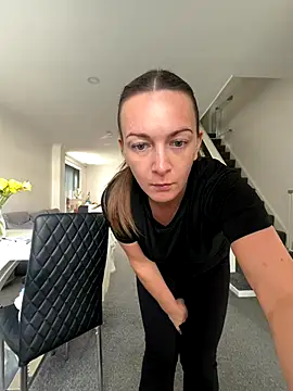 Snapshot of GoddessLucyRose chatting on 09-12-25, 09:31 GoddessLucyRose online show from 09-12-25, 09:31