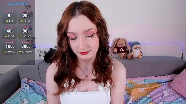 Snapshot of EmmyStar_ chatting on 02-19-25, 10:42 EmmyStar online show from 02-19-25, 10:42