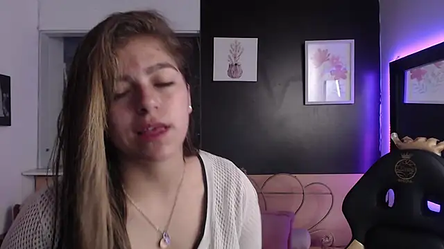 Kitten Cam online show from 10-22-25, 03:18