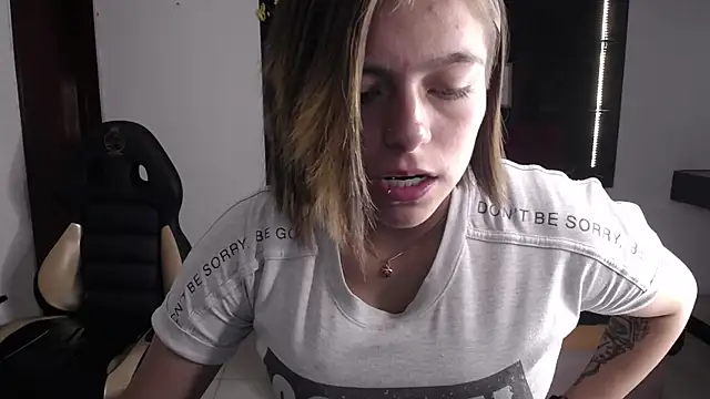 Kitten Cam online show from 04-20-26, 10:44