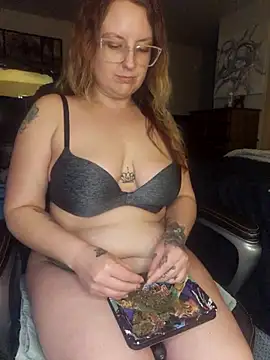 Snapshot of TattedMamaXOXO chatting on 02-24-25, 03:09 TattedMamaXOXO online show from 02-24-25, 03:09