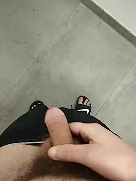 Snapshot of Pesos17 chatting on 03-25-26, 10:27 Pesos17 online show from 03-25-26, 10:27