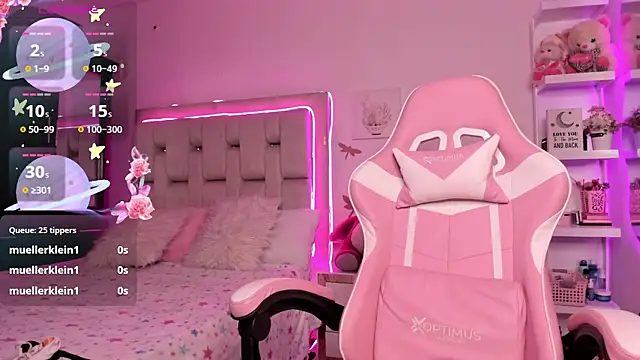 Snapshot of sophie_russo1 chatting on 03-06-25, 07:03 sophie russo1 online show from 03-06-25, 07:03