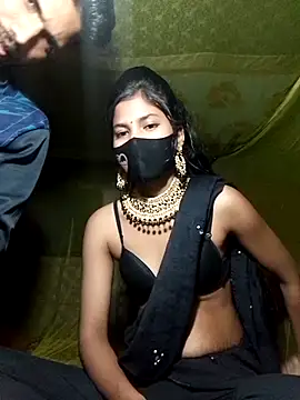 Snapshot of Hot_couple_1 chatting on 03-10-25, 04:14 Hot couple 1 online show from 03-10-25, 04:14