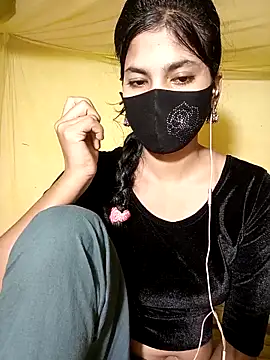 Snapshot of Hot_couple_1 chatting on 10-01-25, 05:41 Hot couple 1 online show from 10-01-25, 05:41