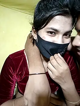 Snapshot of Hot_couple_1 chatting on 10-18-25, 05:25 Hot couple 1 online show from 10-18-25, 05:25