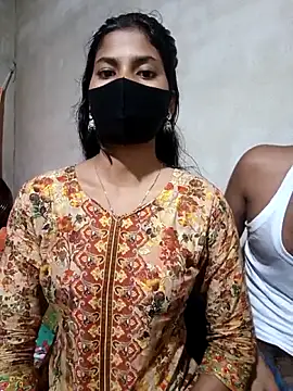 Snapshot of Hot_couple_1 chatting on 03-21-26, 11:37 Hot couple 1 online show from 03-21-26, 11:37