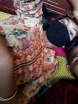 Snapshot of Hot_couple_1 chatting on 03-23-26, 06:06 Hot couple 1 online show from 03-23-26, 06:06