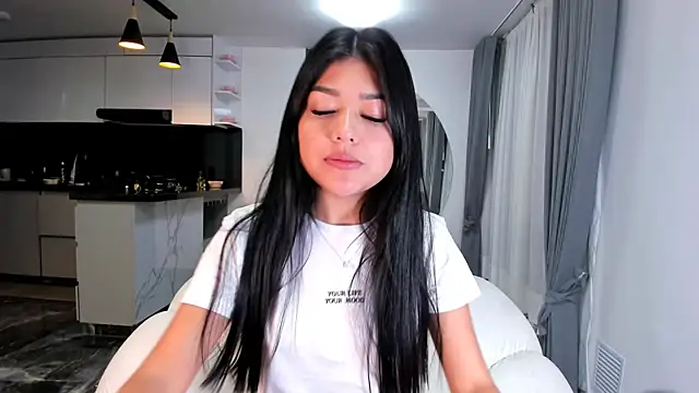 Snapshot of 1lubonnie chatting on 03-05-25, 03:40 1lubonnie online show from 03-05-25, 03:40