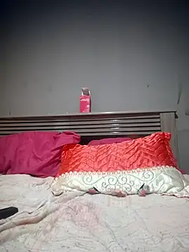 Snapshot of melangelo17 chatting on 03-15-26, 06:14 melangelo17 online show from 03-15-26, 06:14