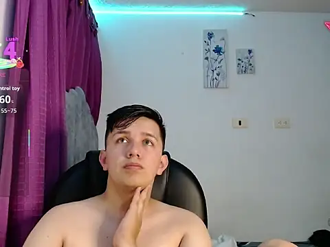 Snapshot of Alan_red chatting on 11-01-25, 12:56 Alan red online show from 11-01-25, 12:56